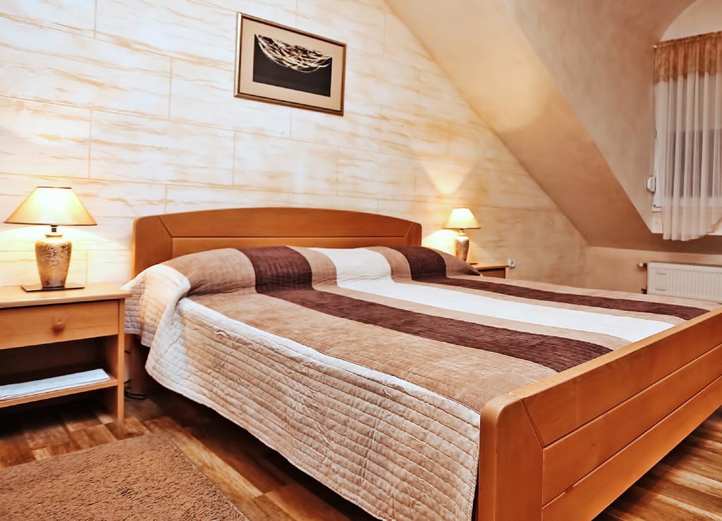 Apartmani Amaro Novi Sad Oda fotoğraf