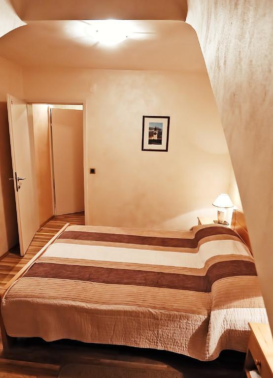 Apartmani Amaro Novi Sad Oda fotoğraf