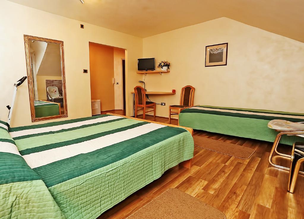 Apartmani Amaro Novi Sad Oda fotoğraf