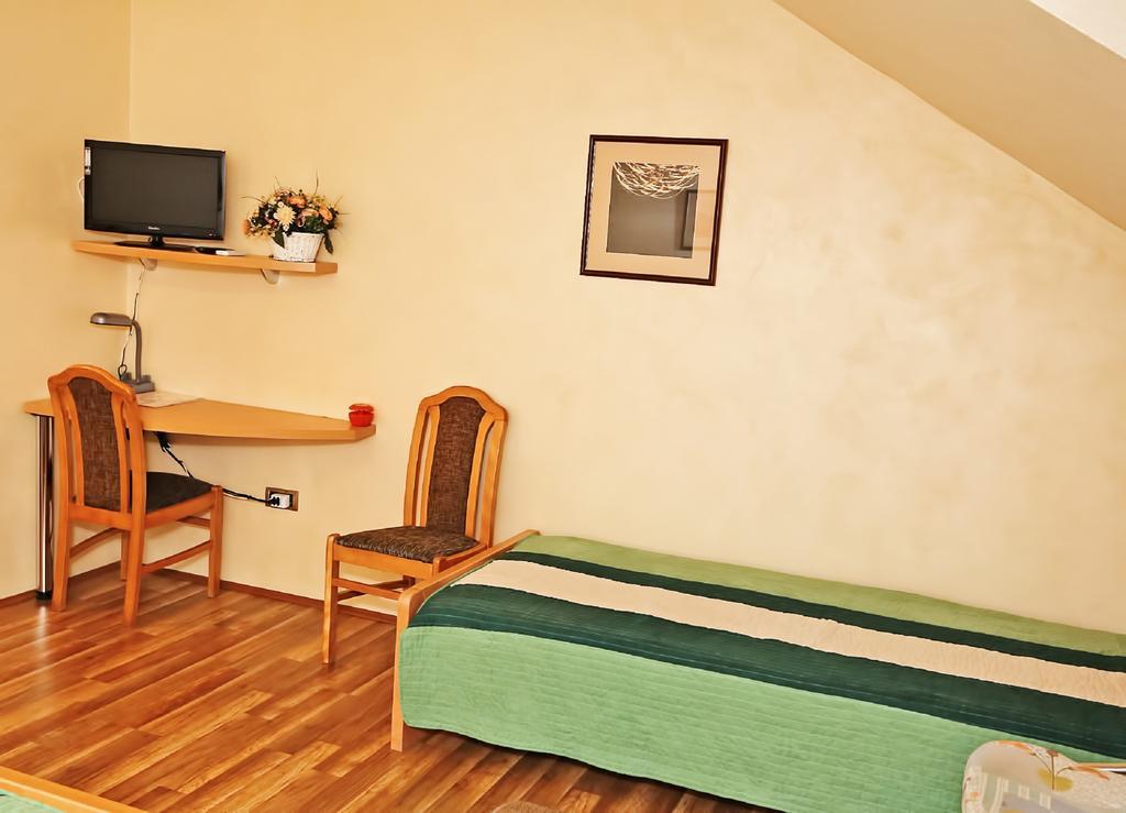 Apartmani Amaro Novi Sad Oda fotoğraf